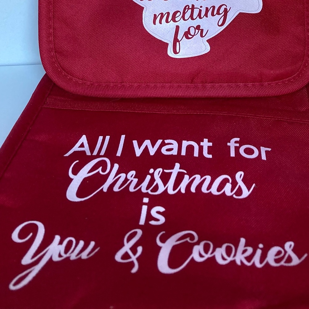 2 KITCHEN OVEN MITTS